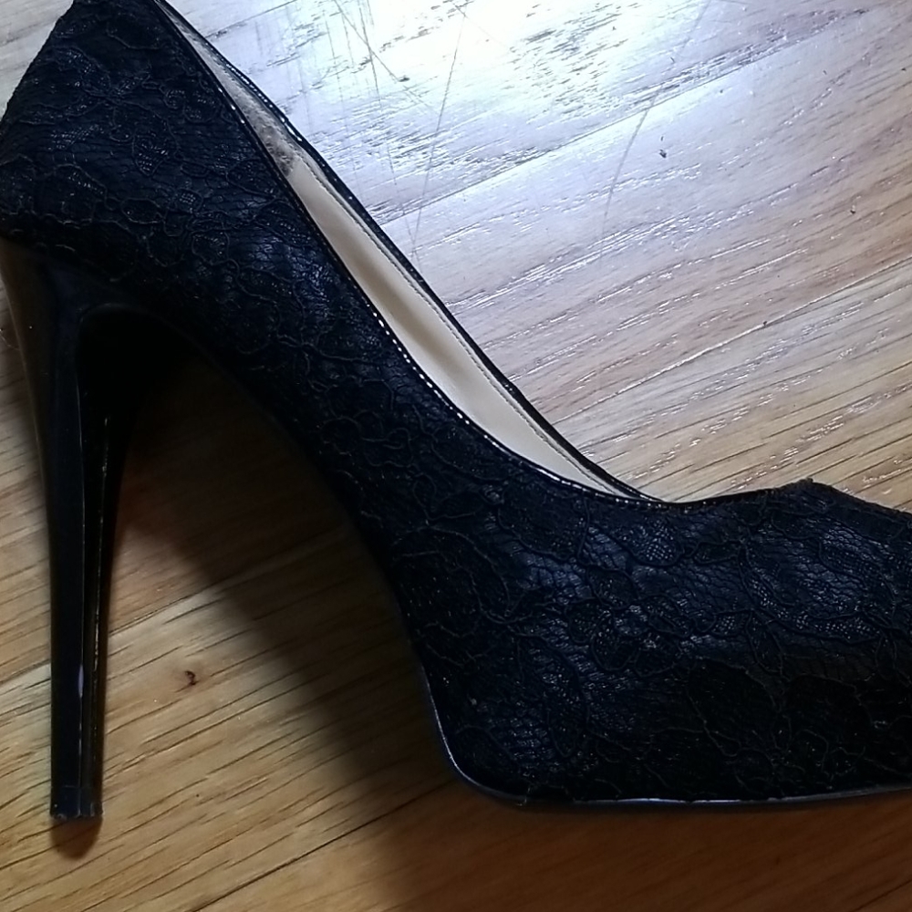 Heels - Picture 2 of 4
